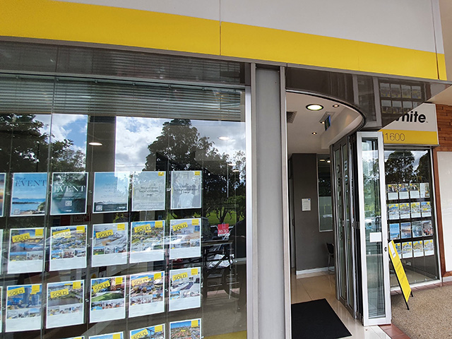 Image 2 for Ray White Office De-fit & Fit-out - Benowa